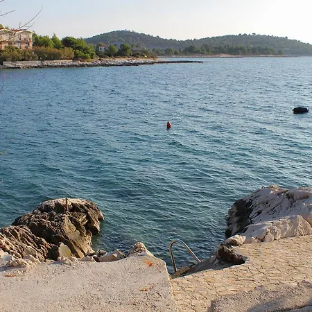 Apartment By The Sea - 7499