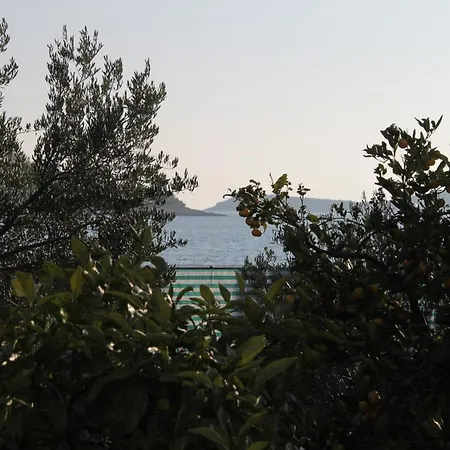 Apartment By The Sea - 7499 Rogoznica (Sibenik-Knin)